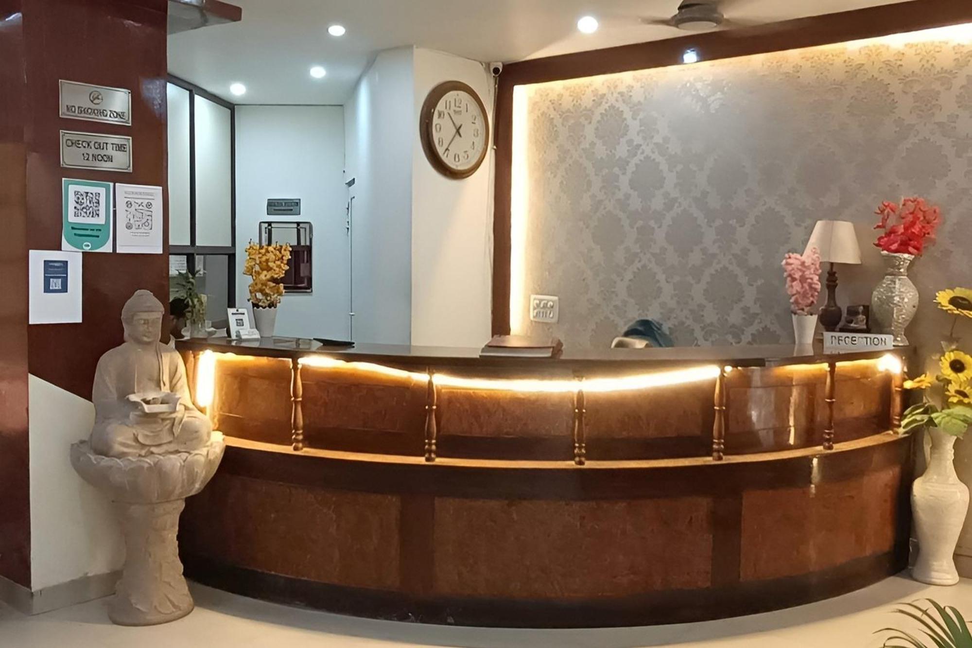 Hotel Global Inn By Quality Inn Нью-Дели Экстерьер фото